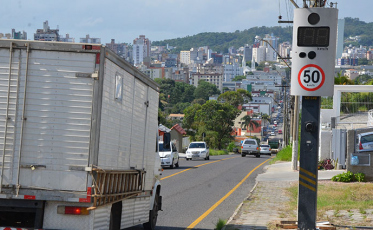 Lombadas eletrônicas estão sendo desativadas em Criciúma