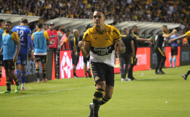 Criciúma anuncia a saída de Lohan