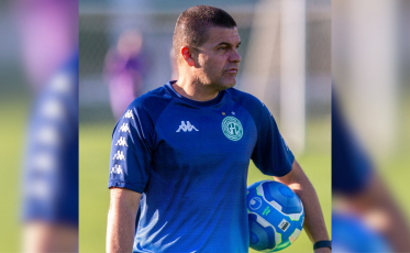 Conheça Umberto Louzer, nome escolhido para comandar o Criciúma