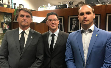 Com apoio de Bolsonaro, Lucas Esmeraldino lança pré-candidatura ao senado