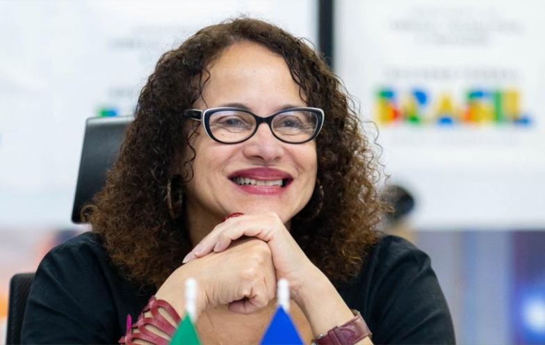 Visita de ministra a Criciúma traz laboratório de tecnologia ao Bairro da Juventude