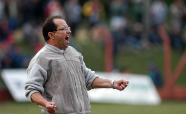 “É uma máfia. O futebol hoje em dia está dando nojo”