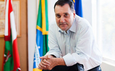 Polícia Federal divulga inquérito sobre o ex-reitor da UFSC