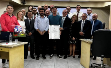 Árbitro catarinense que apitou a final olímpica recebe moção de aplausos em Criciúma