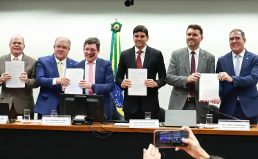 Reforma tributária: grupo inclui carros elétricos no imposto seletivo