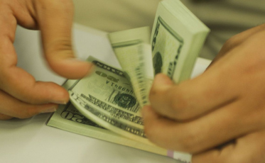 Bolsa sobe 1,39% e fecha no maior nível em quase três meses