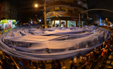 Cidade catarinense tem o maior manto de Nossa Senhora do Mundo