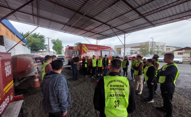 Em Criciúma, treinamento básico de atendimento a emergências é realizado com a população