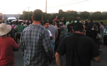 Manifestação interrompe trânsito na Luiz Rosso