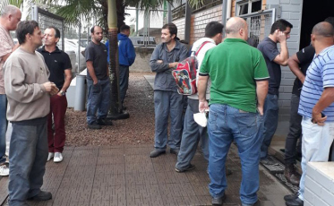 Metalúrgicos fazem mobilização em Içara