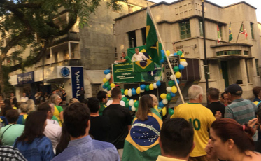 Manifestantes lotam a Praça Nereu Ramos em favor da Operação Lava Jato (ATUALIZADA)