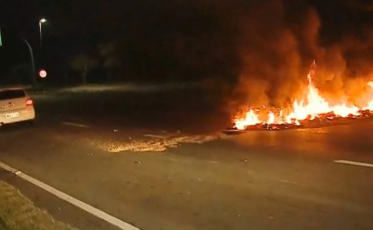 Manifestações bloqueiam transportes públicos por todo o país