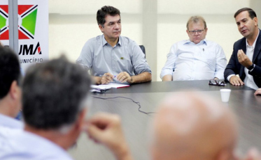 Reunião nesta manhã para expor indignação com a Celesc