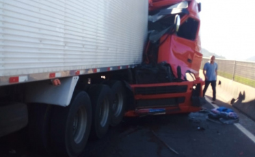 Maracajá: Carretas colidem na BR-101 (FOTOS)