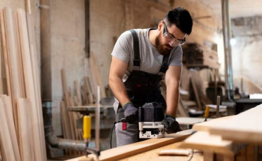 Reeducandos do presídio de Araranguá produzirão móveis para vítimas das chuvas no RS