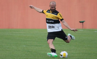 Marcelo Hermes e Arilson renovam com o Tigre  