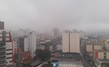 Fim de semana será abafado e com chuva