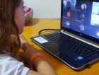 Crianças relatam saudade de contato próximo com professores e colegas