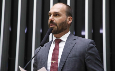 Eduardo Bolsonaro prevê Jair presente em SC para apoiar candidaturas