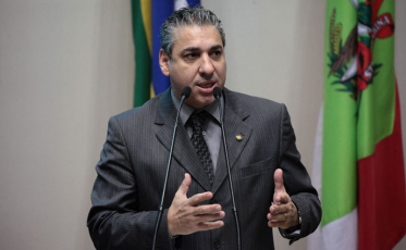 “Para mim a compra deste prédio não foi moral e muito menos necessária”