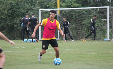 Coincidências da bola: após quase um ano, Marquinhos volta a ser dúvida contra o Ituano; entenda