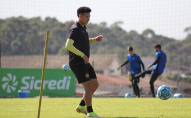 Marquinhos Gabriel treina e vira opção para jogo contra o Londrina
