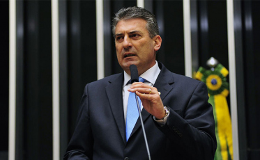 “Ele representa o que há de mais velho na política de SC