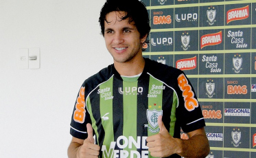 Caravaggio contrata ex-jogador do Figueirense e do América-MG