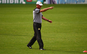 Mazola ainda aguarda cinco pontos antes da renovação