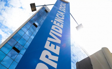 INSS começa a pagar décimo terceiro antecipado nesta sexta