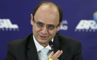 MEC lança plataforma digital para melhorar ensino médio