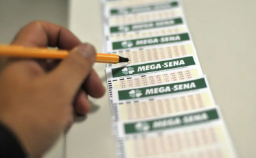 Concurso 2961 da Mega-Sena: veja os números sorteados neste sábado (17)