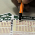 Concurso 3006 da Mega-Sena: veja os números sorteados no sábado (9)