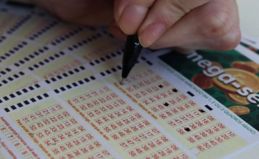 Concurso 2984 da Mega-Sena: veja os números sorteados neste sábado (14)