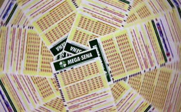 Mega-Sena: Dez apostas de Criciúma acertam a quadra; prêmio máximo acumulou