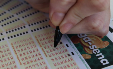 Concurso 2977 da Mega-Sena: veja os números sorteados nesta quinta-feira (26)