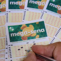 Sem vencedores: Mega-Sena acumula, mas aposta de SC leva mais de R$ 60 mil