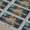 Concurso 3040 da Mega-Sena: veja os números sorteados nesta terça-feira (4)