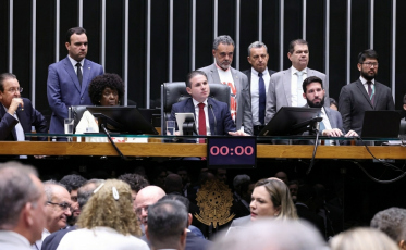O que muda para trabalhadores com o fim da escala 6x1 aprovado na Câmara