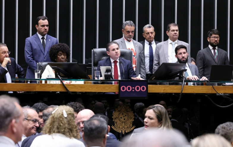 O que muda para trabalhadores com o fim da escala 6x1 aprovado na Câmara