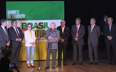 Lula anuncia primeiros cinco ministros do seu governo