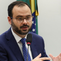 Ministro do Empreendedorismo defende reajuste do teto do Simples e do MEI, defasados há oito anos