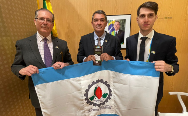 Pedras Grandes divulga a sua Torre de Pisa na Itália (VÍDEO)