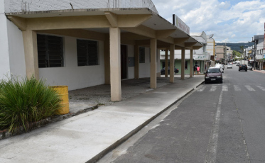 Governo de Siderópolis constrói calçadas para melhorar mobilidade 