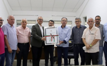 Moção de aplauso é entregue ao Tigre