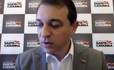 Carlos Moisés fala sobre respiradores durante reunião com a Fecam