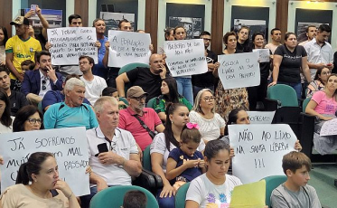 Moradores protestam contra instalação de empresa de transbordo do lixo em Forquilhinha