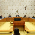 Moraes e Mendonça trocam acusações durante julgamento no STF