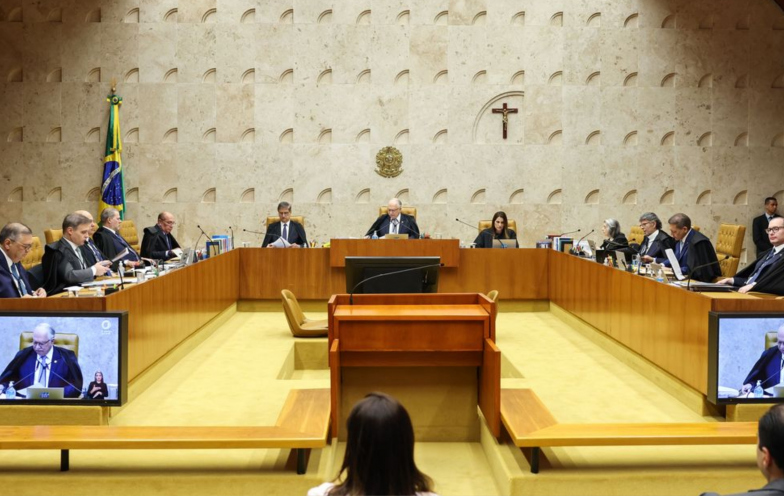 Moraes e Mendonça trocam acusações durante julgamento no STF