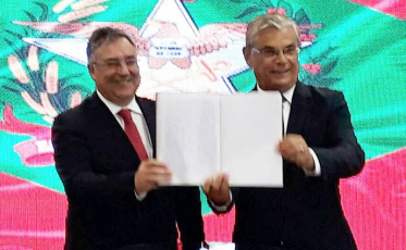 Moreira agradece Colombo, fala sobre Luiz Henrique e os desafios de ser governador